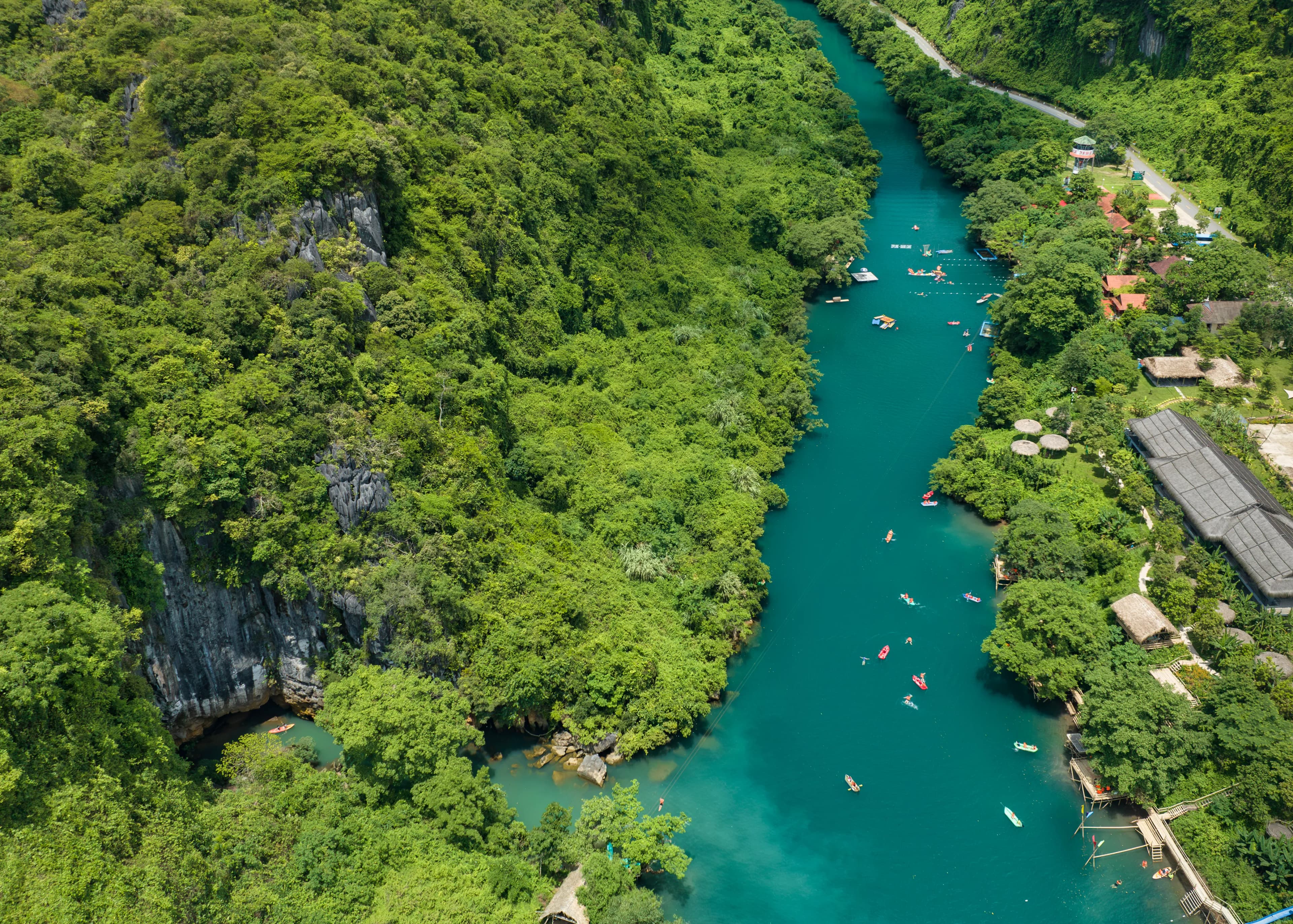 Tham quan 2 động Phong Nha - Tiên Sơn