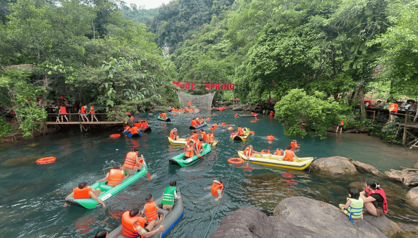 Điểm du lịch Suối Nước Moọc